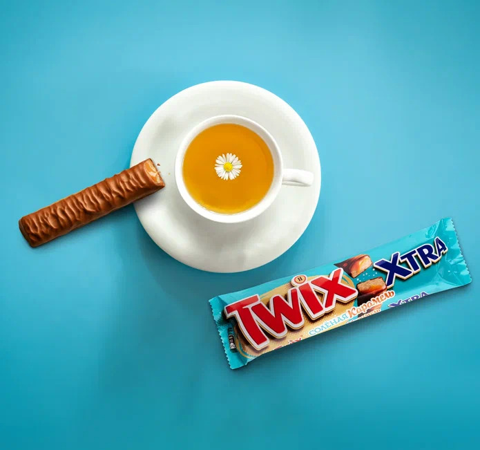 Шоколадный батончик Twix Extra Соленая карамель 82г